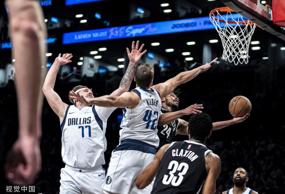 持竞争力的 持竞争力的